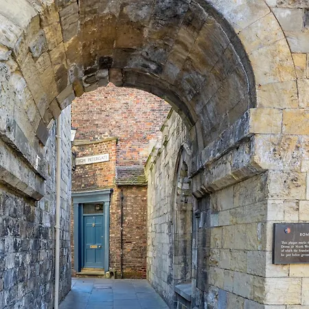 Number One High Petergate - With Free Parking Apartament *